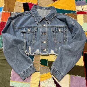 Levi’s Women’s Cropped Cut Off Denim Trucker Jacket Medium